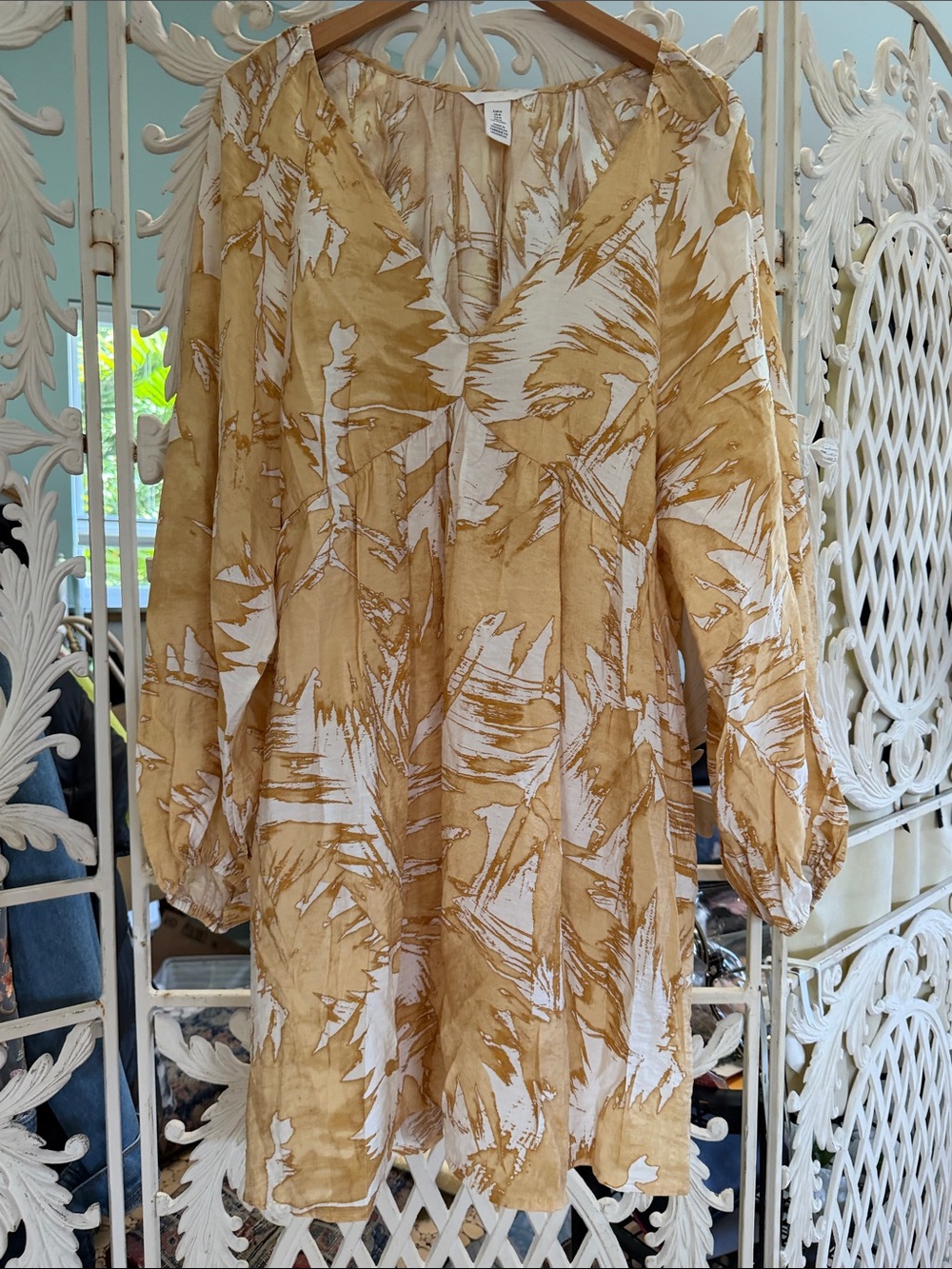 H&M White and Tan Long Sleeve Printed V-Neck Dress